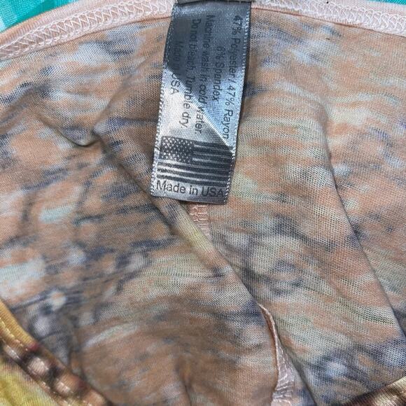 GO COUTURE Nordstrom Women's Crew Neck Camel Printed Blouse Sz M - Picture 5 of 6